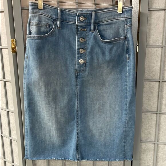 Banana Republic Blue Denim Button-Front Skirt, Size 4 - Picture 1 of 9